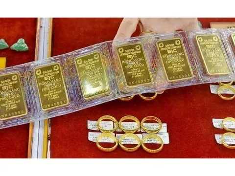 Giá vàng tiếp đà tăng mạnh