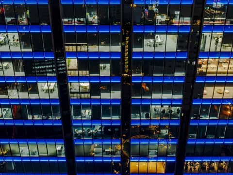 Buổi tối trong các văn phòng ở TP.HCM: VPBank sáng đèn nhiều hơn khách sạn, Viettel vẫn nhộn nhịp sau 20h, nhân viên CJ về đúng giờ