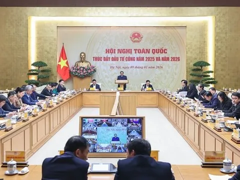 Thủ tướng: Đẩy mạnh giải ngân gần 1 triệu tỷ đồng vốn đầu tư công ngay từ đầu năm 2026