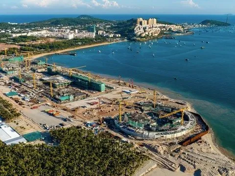 Thiếu vật liệu xây dựng đang "trói chân" tiến độ công trình APEC tại Phú Quốc