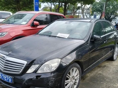 Cận cảnh xe công Mercedes-Benz E300 thanh lý ở Đà Nẵng, giá khởi điểm còn 282 triệu đồng