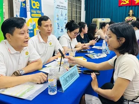 Việc nhẹ lương cao: Cái bẫy quen dịp cận Tết