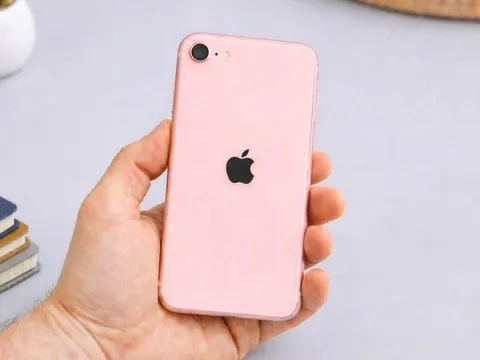 Lộ diện iPhone đầu tiên của năm sắp được Apple trình làng