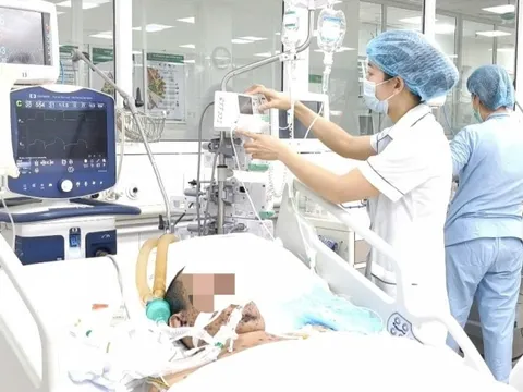 Thủy đậu ở người lớn: Bệnh nhân phải thở máy vì viêm phổi ARDS