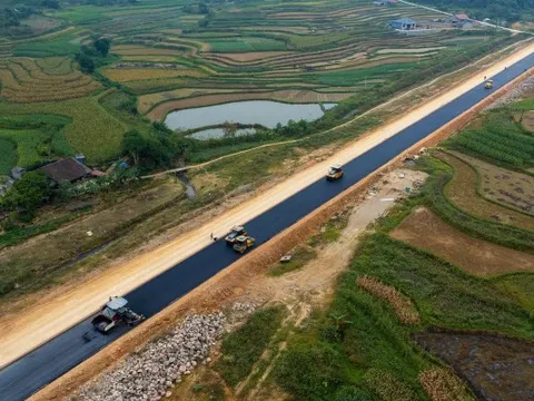 Phát hiện 6 hiện tượng lạ, cao tốc 23.000 tỷ đồng mất ổn định thi công nhưng 6 tháng sau tin vui tới