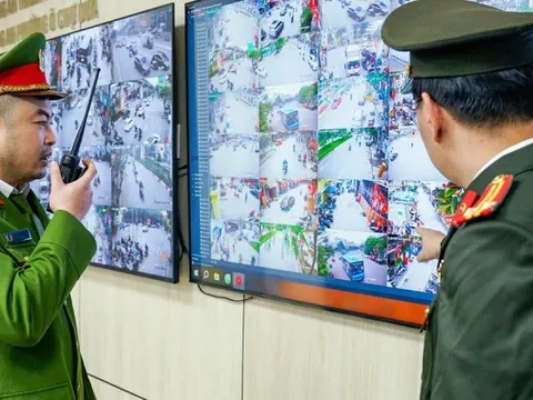 Công an phường ở Hà Nội thiết lập 'thế trận' gần 200 camera để xử lý vi phạm lấn chiếm vỉa hè