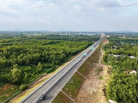 Cao tốc Quảng Ngãi - Hoài Nhơn hoàn thiện công tác vận hành, sẵn sàng phục vụ người dân về quê ăn Tết