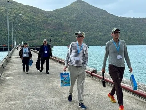 Côn Đảo đón chuyến tàu du lịch quốc tế đầu tiên năm 2026