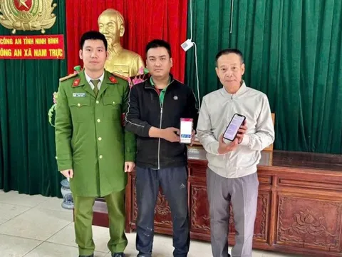 Sau khi chuyển khoản thành công 50 triệu đồng, người đàn ông ở Hưng Yên được công an Ninh Bình mời đến làm việc