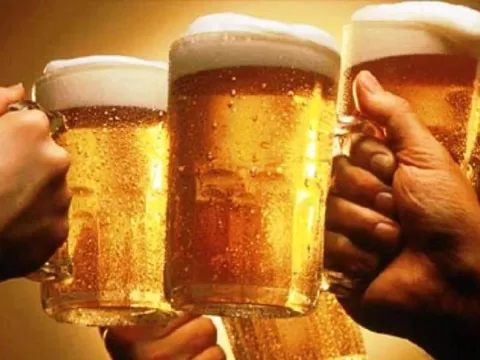 Người Việt Nam vào top quốc gia uống bia nhiều nhất thế giới
