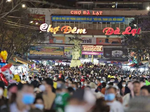 Mùng 5 Tết Bính Ngọ 2026, khách sạn tại Nha Trang, Đà Lạt vẫn kín phòng