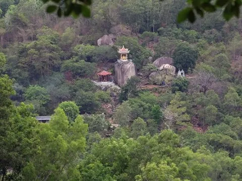 Biển người chen chân tại "Đệ nhị thiên sơn" Đông Nam Bộ