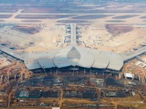 Sân bay Long Thành: Cử tri hỏi đầu tư giai đoạn 2, Bộ Xây dựng trả lời gì?