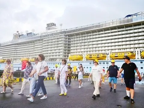 Du lịch giúp Huế rực rỡ trong mắt du khách