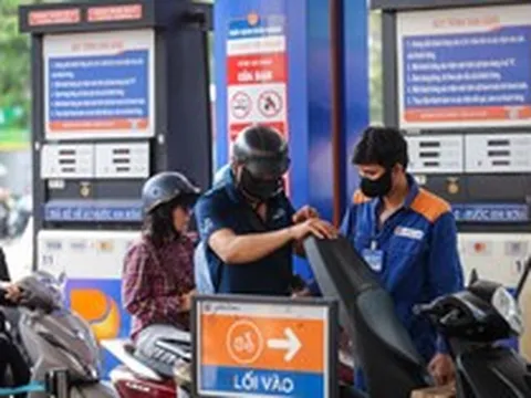 Giá xăng dầu tăng, giá vàng xảy ra hiện tượng lạ: Chuyên gia lý giải thế nào?