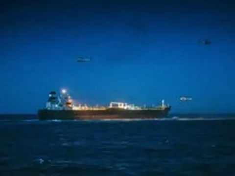 Ông lớn Trung Quốc vừa tuyên bố chưa có kế hoạch mua hàng, Iran lập tức tìm được khách hàng chốt đơn 5 triệu thùng dầu thô