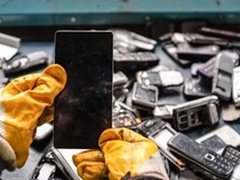 Bới rác tìm vàng: Khi những chiếc điện thoại nát bỗng hóa "tài sản chiến lược" nhờ cơn khát chip AI