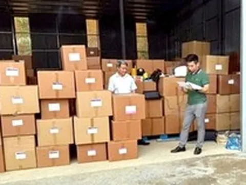 Vứt ổ cứng, sổ sách về thực phẩm giả xuống sông Hồng sau mật báo của cựu công an