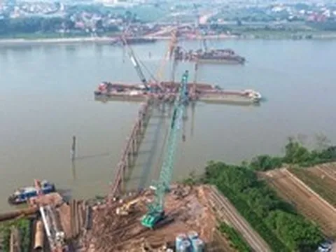 Cầu 4.900 tỷ vượt sông Hồng nối Hà Nội - Hưng Yên đang được thi công ra sao?