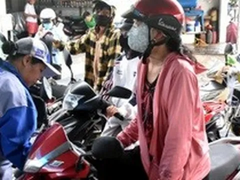 Ngân sách có thể tạm ứng bù cho giá xăng dầu từ 4.000 - 5.000 đồng mỗi lít