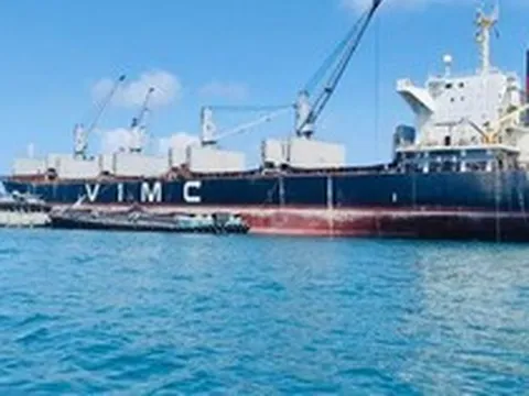 Huy động thêm tàu vận tải cỡ lớn chở dầu từ Vịnh Ba Tư về Việt Nam