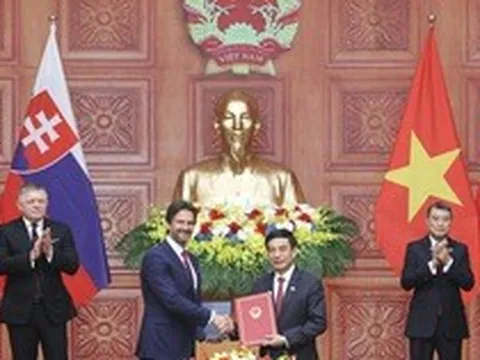 Việt Nam, Slovakia trao nhiều văn kiện hợp tác quan trọng