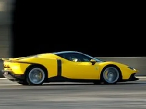 Tôi lái Ferrari 849 Testarossa: Sức cuốn hút của 1.035 mã lực không thể mô tả bằng thông số