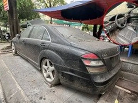 Vụ xe sang Mercedes bị “bỏ quên” 10 năm trên vỉa hè Hà Nội: Công an thông tin bất ngờ