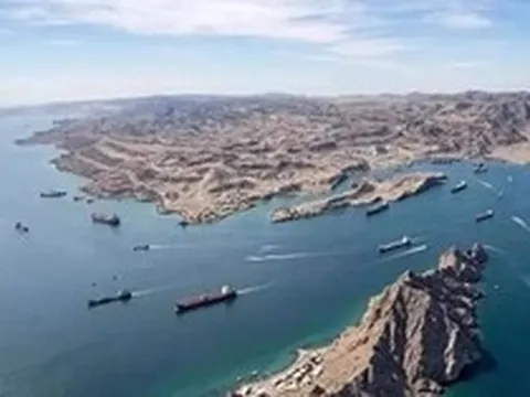 Iran lần đầu thu thuế từ phí quá cảnh qua eo biển Hormuz