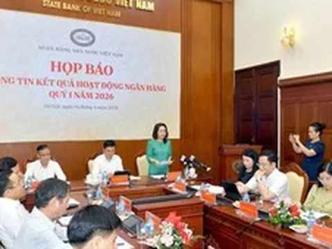 Áp lực vốn tăng cao, ngân hàng vẫn giảm lãi suất, đẩy mạnh tín dụng ưu tiên