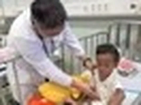 Hoàn cảnh đáng thương của bé trai 2 tuổi bị mẹ và người tình bạo hành tàn nhẫn