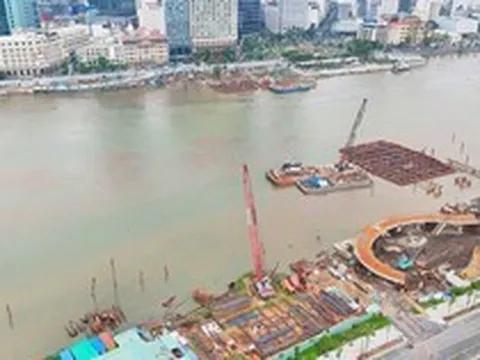 “Lá dừa nước” khổng lồ gần 1.000 tỷ đồng dần hiện ra giữa sông Sài Gòn, dự kiến đưa vào sử dụng dịp Quốc Khánh 2/9