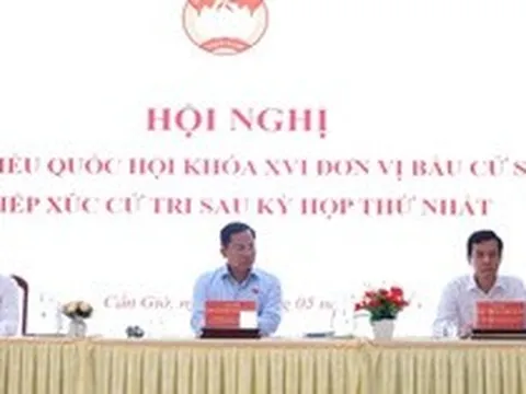 Cử tri Cần Giờ "nóng" chuyện nước sạch, đất đai