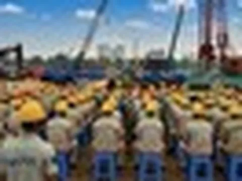 TIN ĐƯỢC KHÔNG: Lương công nhân xây dựng 65 triệu đồng/tháng