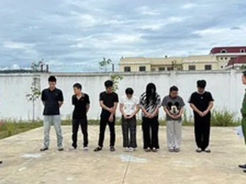 Lương chỉ 12 triệu - 17 triệu/tháng nhưng tài khoản ngân hàng giao dịch hàng chục tỷ đồng: Công an bắt nhiều thanh niên sinh năm 2001, 2003,...