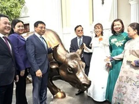 3 nữ tướng Nguyễn Thanh Phượng, Nguyễn Thị Phương Thảo, Nguyễn Thị Mai Thanh cùng xuất hiện tại Lễ đánh cồng