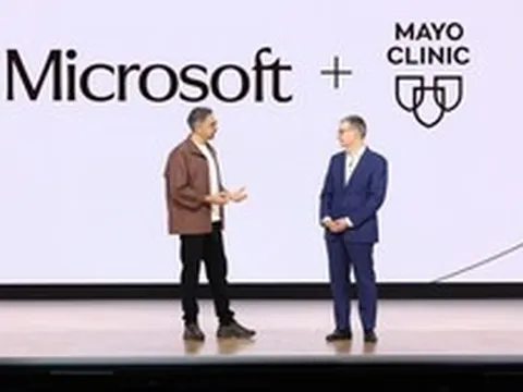 Microsoft “bắt tay” gã khổng lồ y tế: Kỷ nguyên bác sĩ AI chính thức bắt đầu?