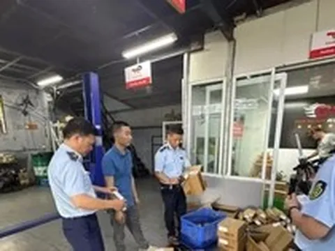 Quản lý thị trường Hà Nội phát hiện hơn 800 phụ tùng ô tô có dấu hiệu giả mạo nhãn hiệu nổi tiếng