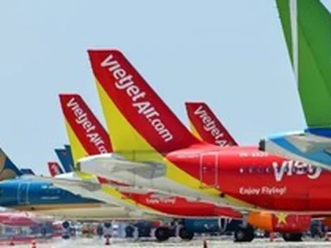 Hàng loạt tuyến tàu và chặng bay giảm giá vé