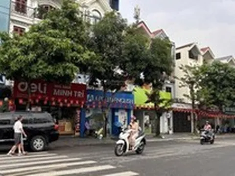 Công an Hà Nội ập vào một ngôi nhà trên phố Đức Giang