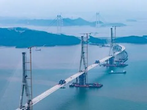 Phát hiện Trung Quốc cắm 3 khối trụ bê tông cốt thép cực khủng, cao bằng tòa nhà 80 tầng giữa biển, sắp hoàn thành siêu công trình xác lập kỷ lục thế giới