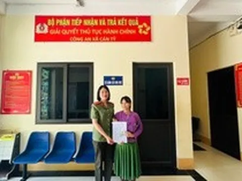 Tài khoản Facebook "Nguyễn Hữu Công" nhắn một câu, người vợ trẻ chuyển ngay 4,5 triệu đồng: Công an vào cuộc khẩn cấp